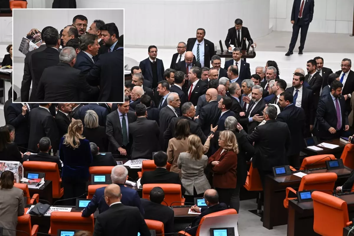 Meclis'te yumruklaşmaya varan kavga! Oturuma iki kez ara verildi