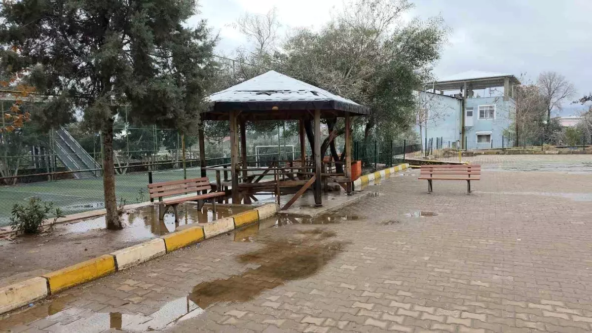 Okul bahçesinde 17 yaşındaki çocuğun cansız bedeni bulundu