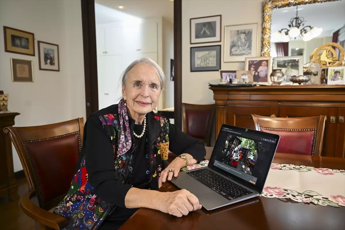 Oyuncu ve yönetmen Serpil Tamur, AA'nın 'Yılın Kareleri' oylamasına katıldı