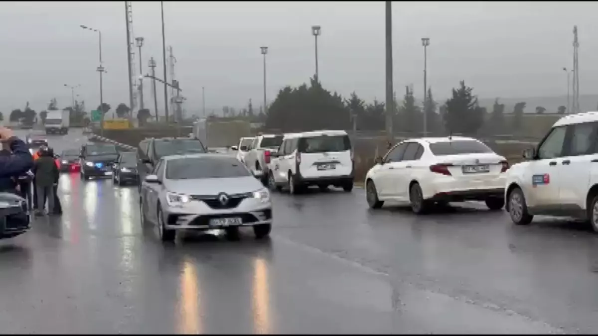 Özgür Özel Silivri'ye geldi