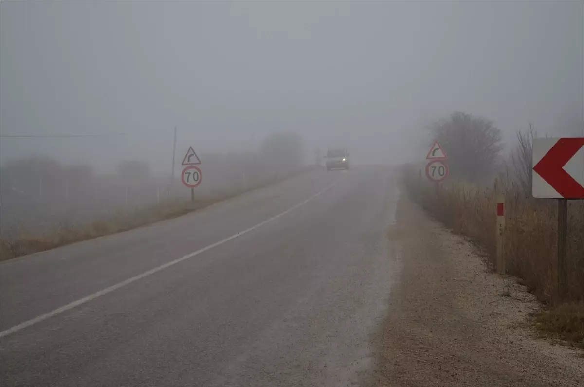 Şabanözü'nde yoğun sis ulaşımı olumsuz etkiliyor