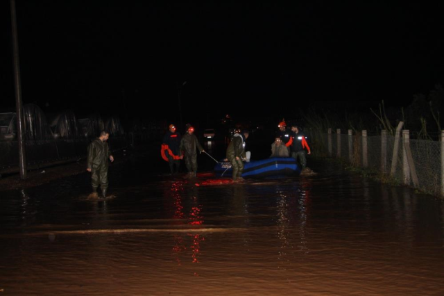 saganak yagis afet getirdi mahsur kalanlar botla 19493808 4156 m