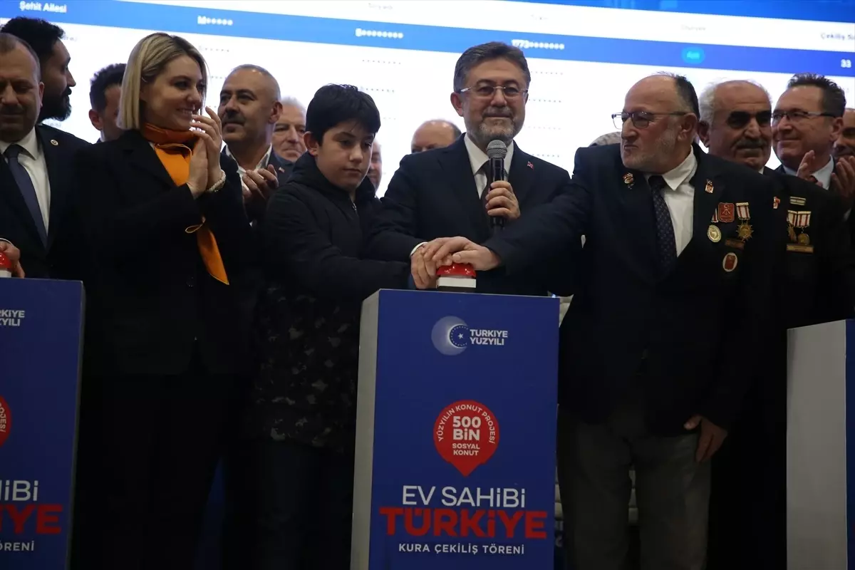 Tarım ve Orman Bakanı Yumaklı, Kastamonu'da TOKİ kura çekilişinde konuştu Açıklaması