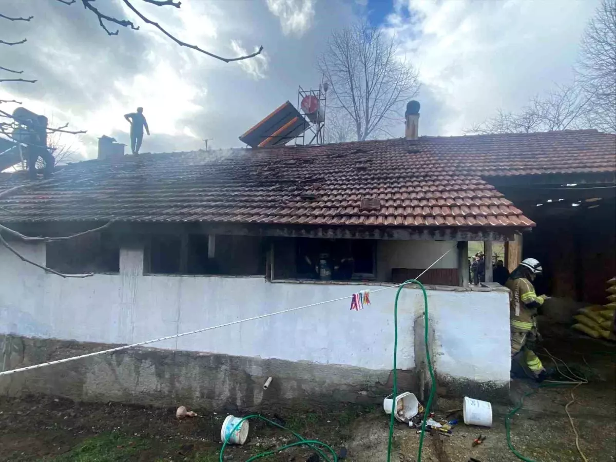 Tek yaşayan adamın evi küle döndü