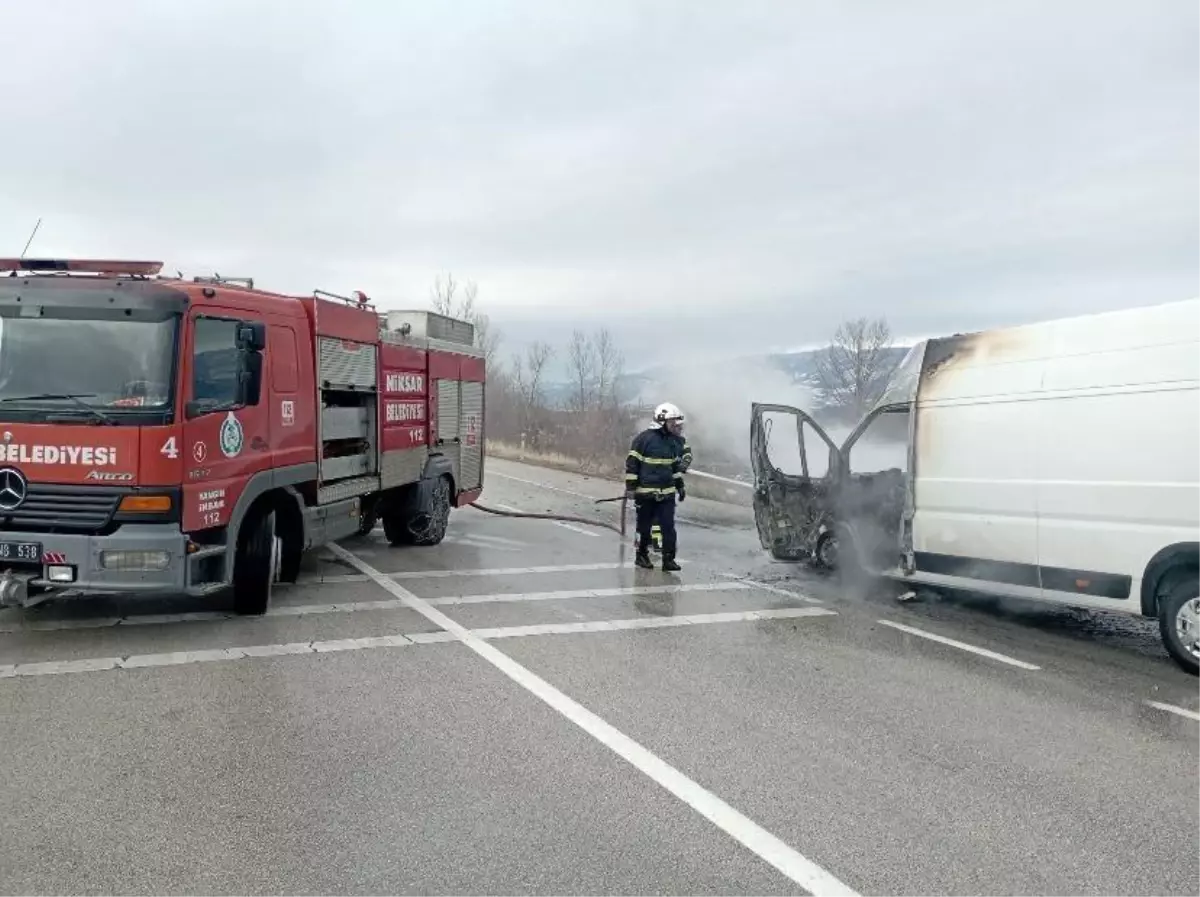 Tokat'ta alev alan panelvan kullanılamaz hale geldi