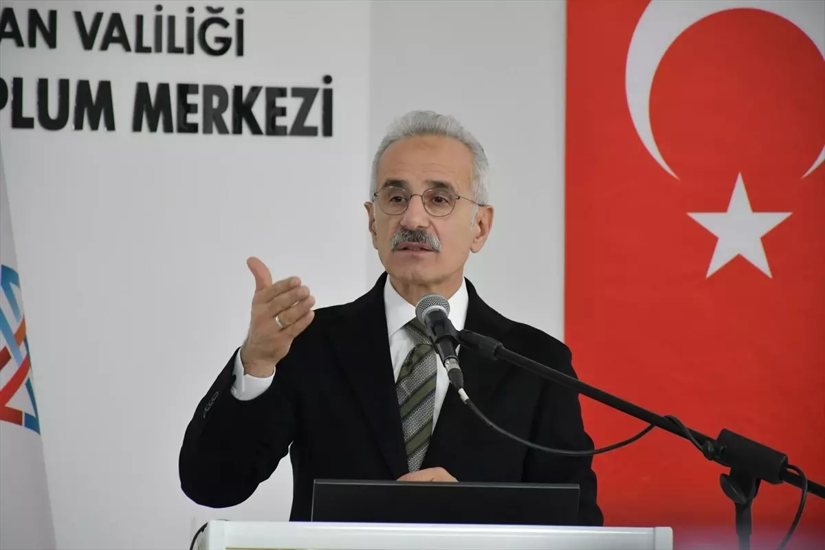 Ulaştırma ve Altyapı Bakanı Abdulkadir Uraloğlu, Batman'da STK temsilcileriyle buluştu Açıklaması