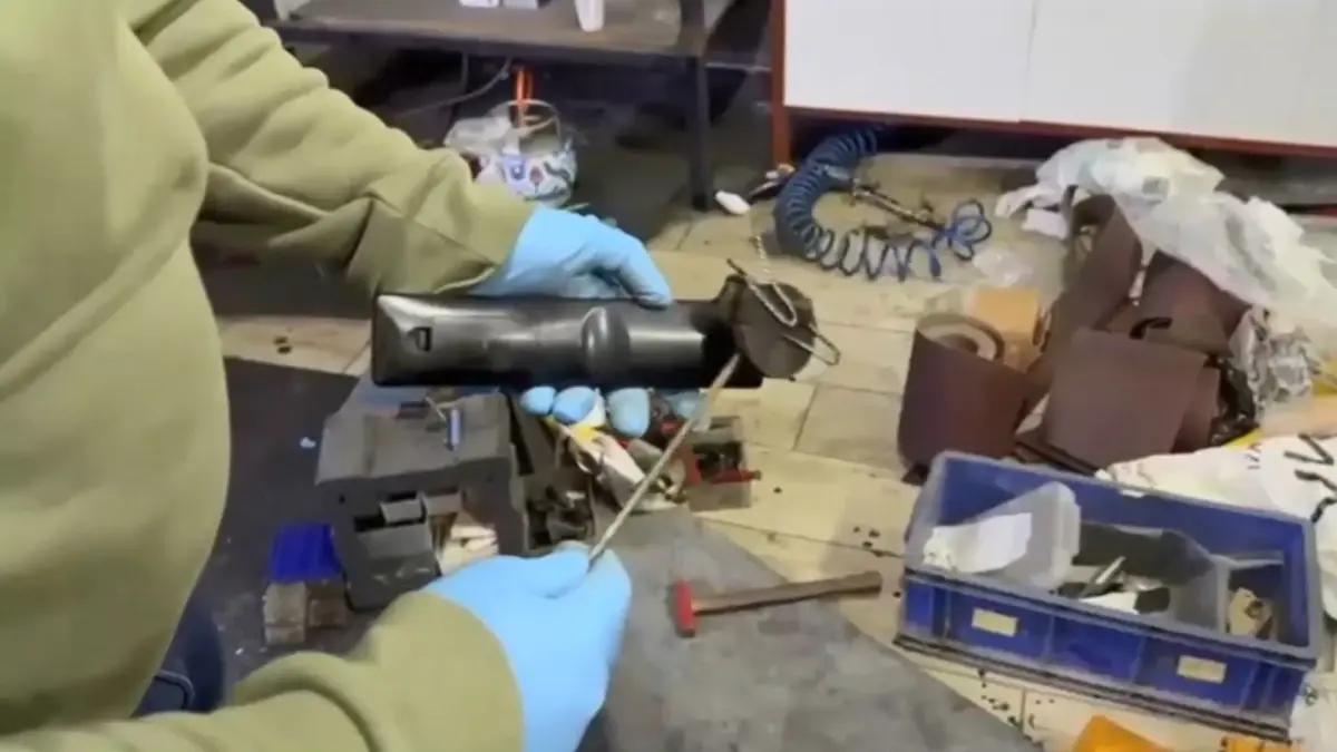 Ümraniye'de Ruhsatsız Silah Ticareti Yapan İş Yerine Operasyon