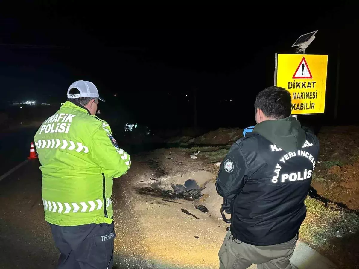 Uşak'ta otomobil şarampole devrilip takla attı: 1 ölü, 3 yaralı