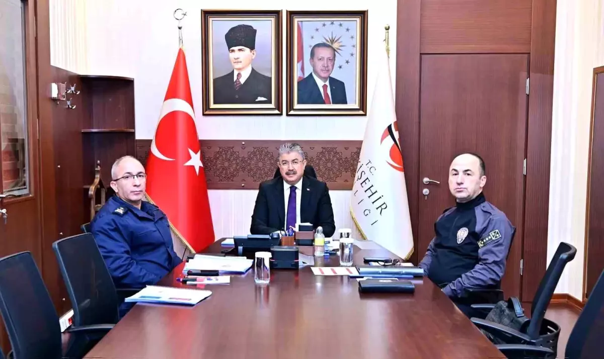 Vali Yılmaz, Video Konferans Sistemi üzerinden düzenlenen toplantıya katıldı