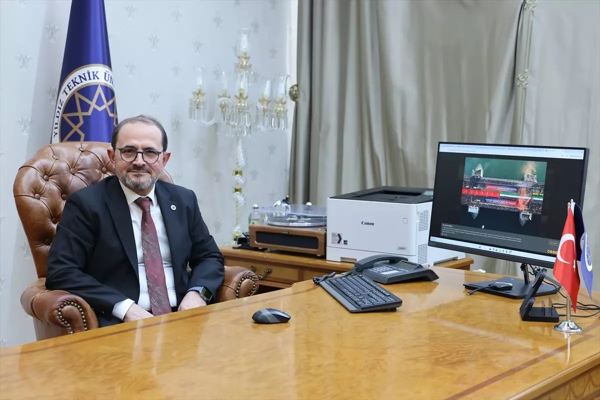 YTÜ Rektörü Prof. Dr. Debik, AA'nın 'Yılın Kareleri' oylamasına katıldı