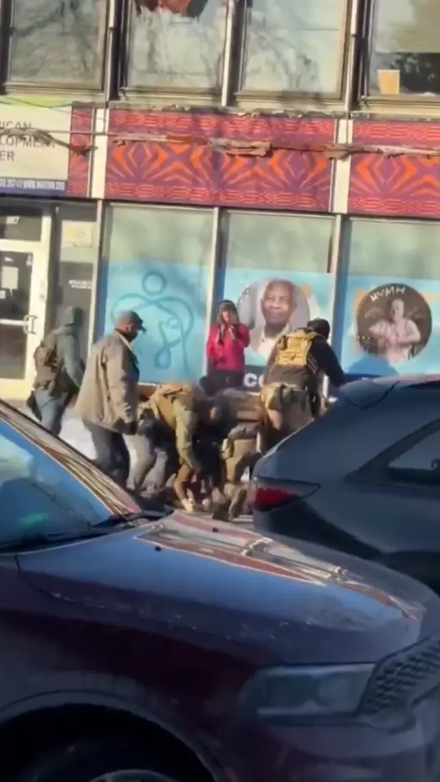 ABD'nin Minnesota eyaletinde ICE polisi bir kişiyi daha vurdu