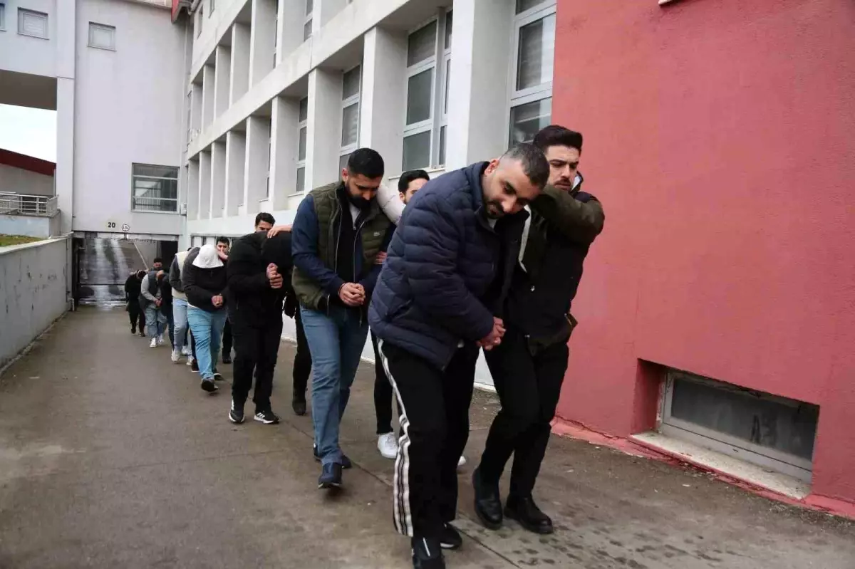 Adana merkezli 6 ilde yasadışı bahis operasyonu: 13 kişi tutuklandı