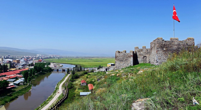 ardahan da yeni valinin ilk icraati tartisma 19498309 5142 m