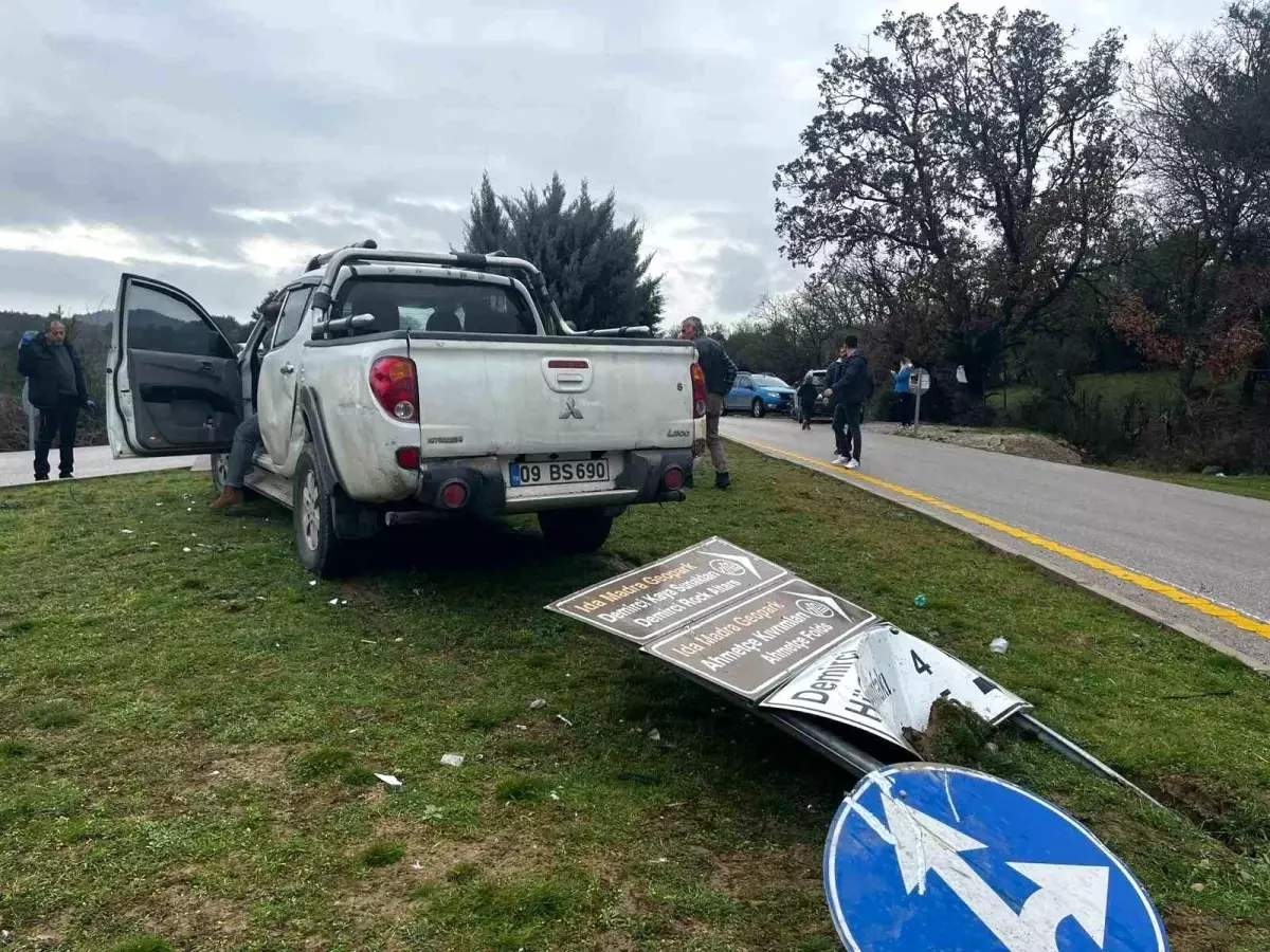 Ayvacık'ta iki araç çarpıştı: 2 yaralı