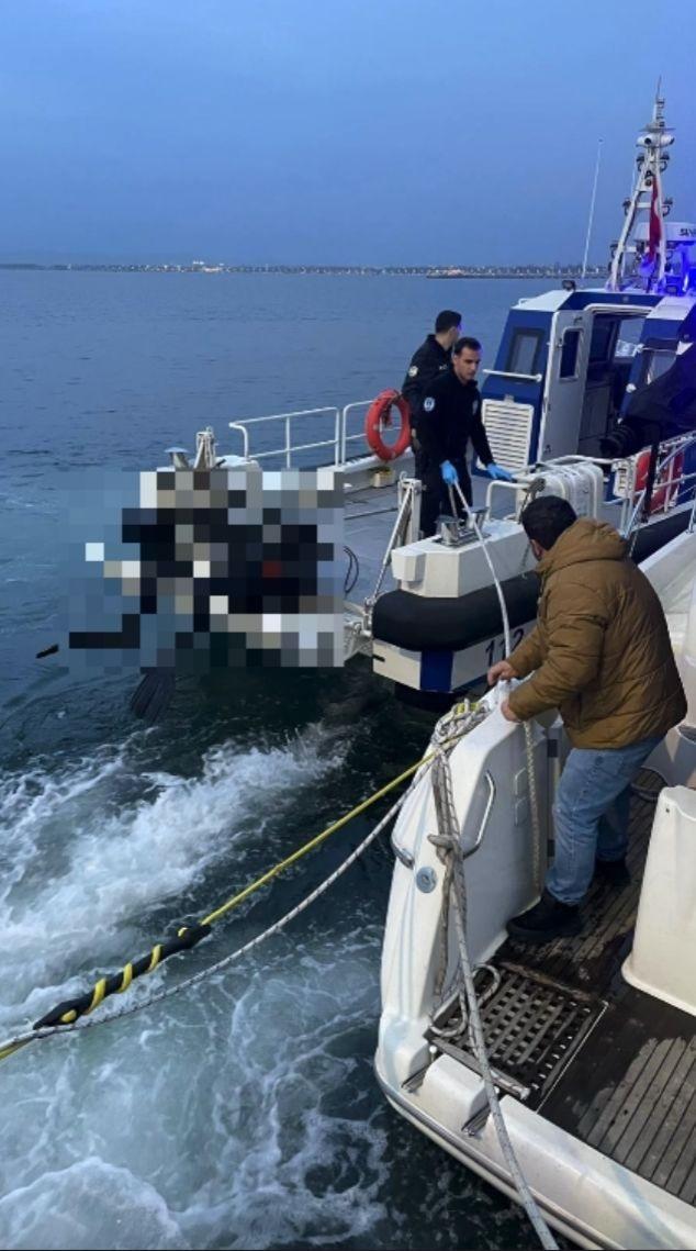 balikcilar denizde dalgic kiyafetli erkek cesedi 19499928 3371 m