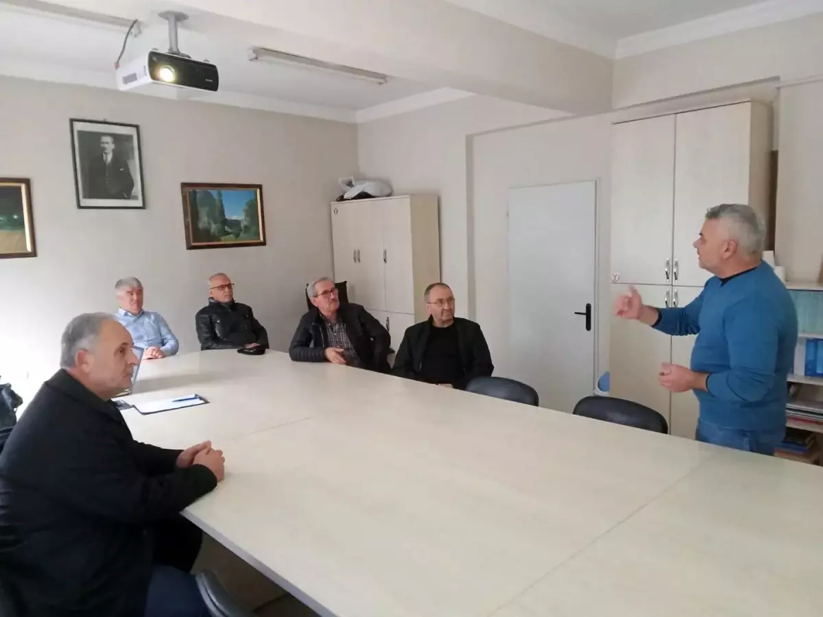 Bilecik'te arı yetiştiricilerine eğitim verildi