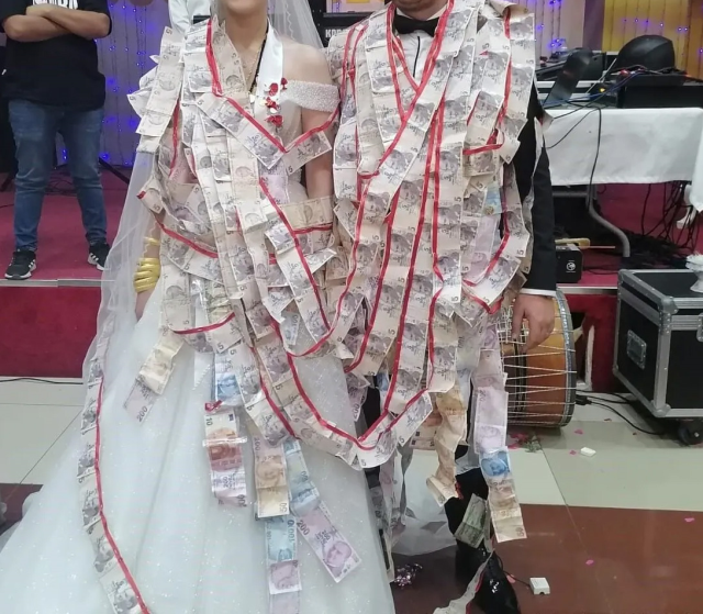 dugunlerde bir gelenek tarih oluyor davetiyelere 19497635 434 m