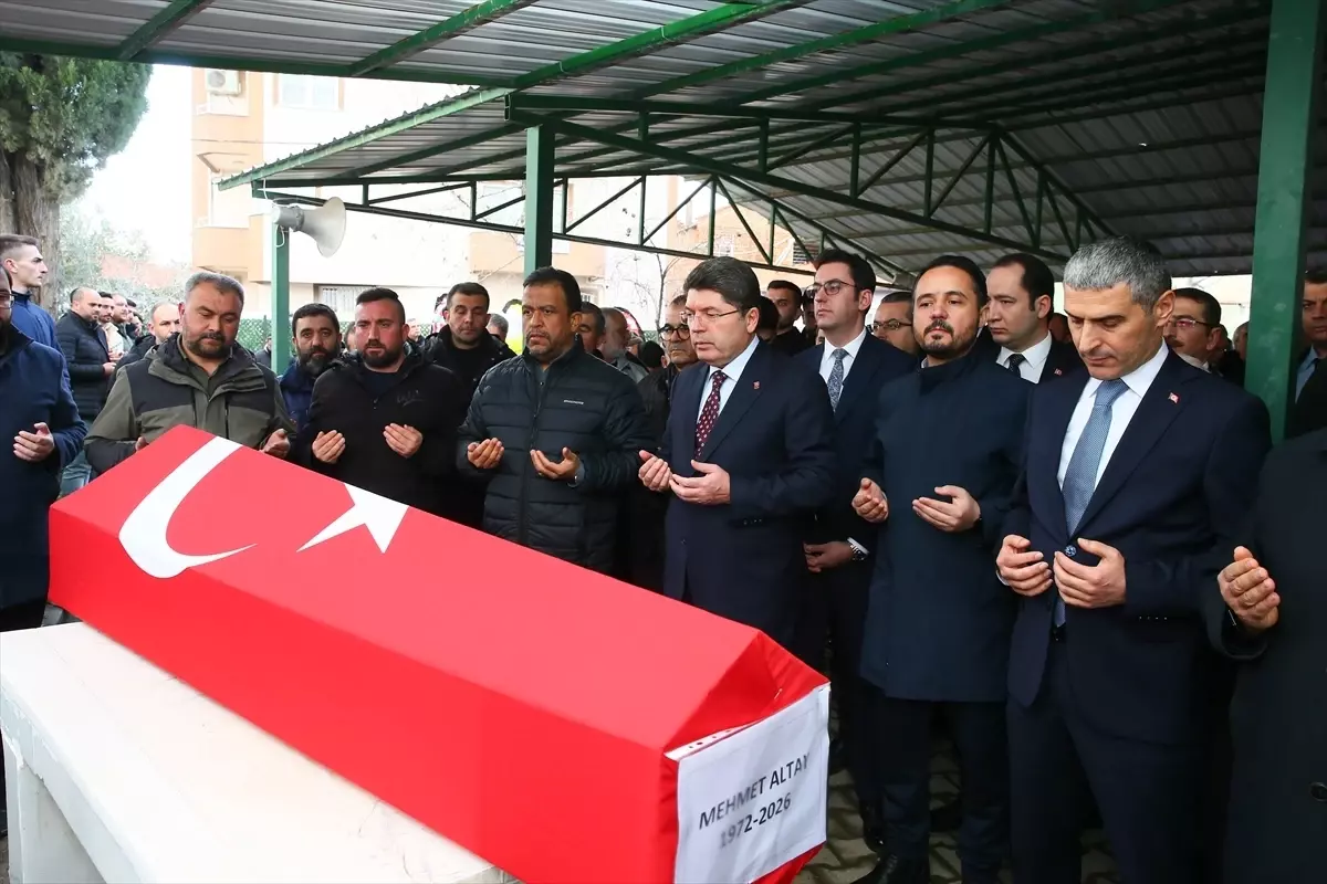 Eski AK Parti Uşak Milletvekili Altay son yolculuğuna uğurlandı