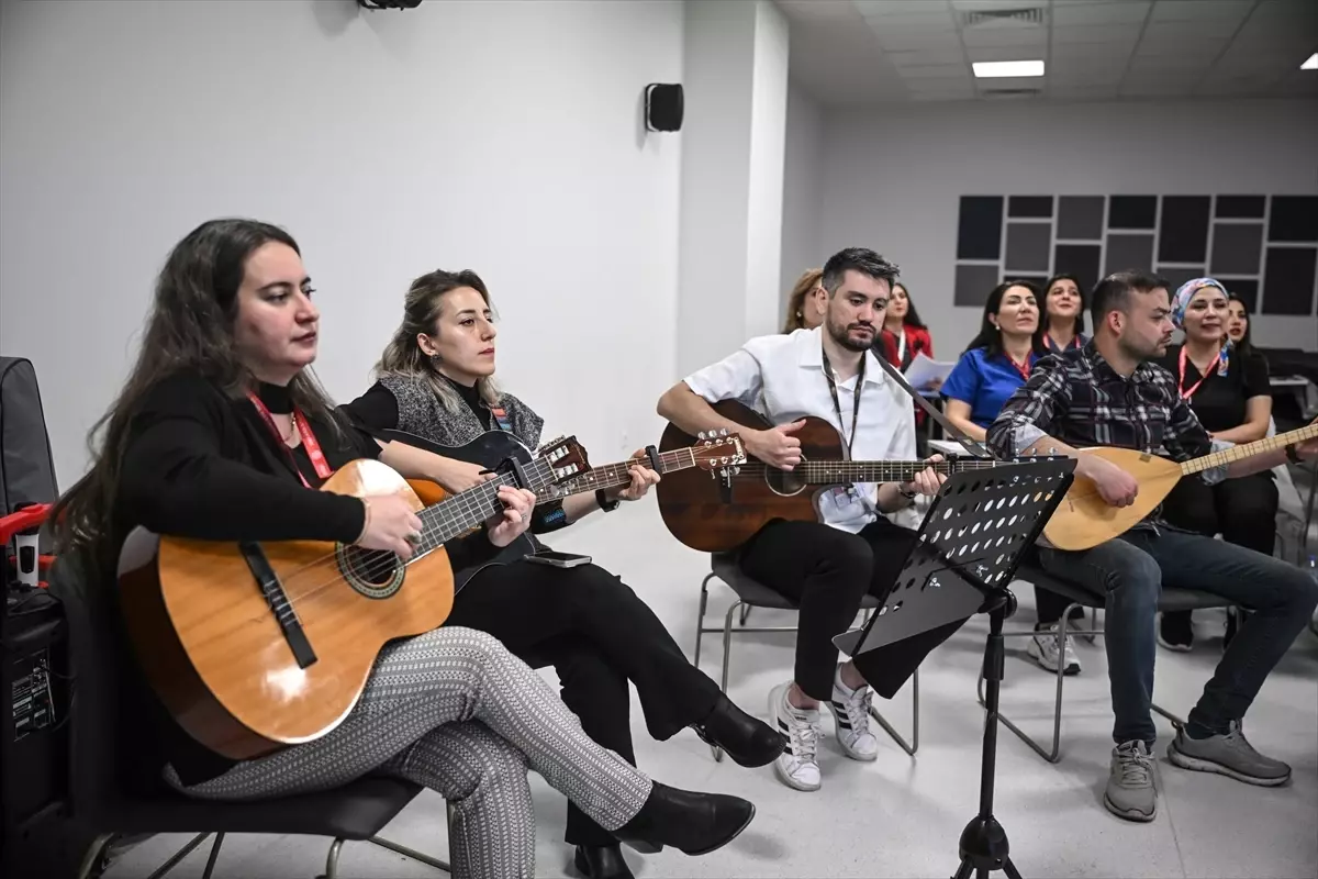 Etlik Şehir Hastanesi'nde çalışanlar müzikle buluşuyor
