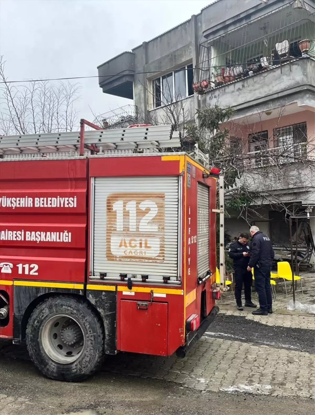 Hatay'da evde çıkan yangında 2 kişi dumandan etkilendi