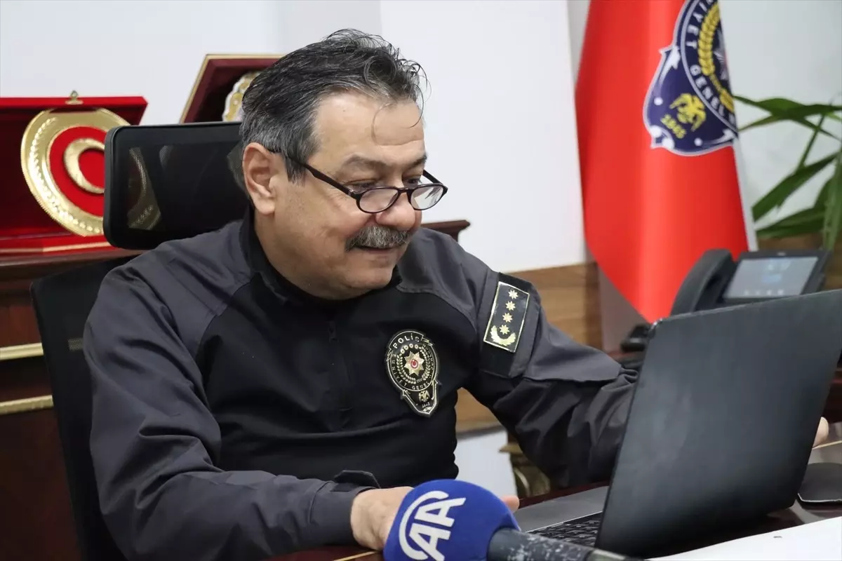 Hatay İl Emniyet Müdürü Yılmaz, AA'nın 'Yılın Kareleri' oylamasına katıldı