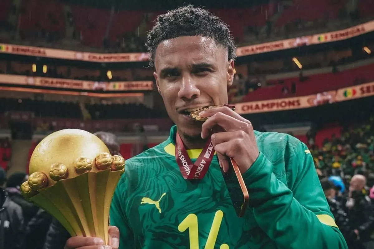 Ismail Jakobs'tan zehirlenme iddiası: Üç oyuncumuz da bayıldı