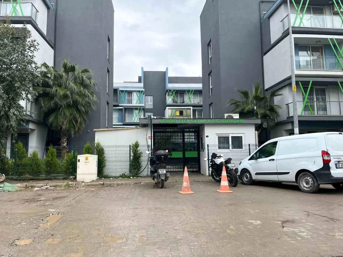 İzmir'deki korkunç cinayetin görgü tanığı konuştu: "Silah sesine koştuk, kanlar içinde bulduk"