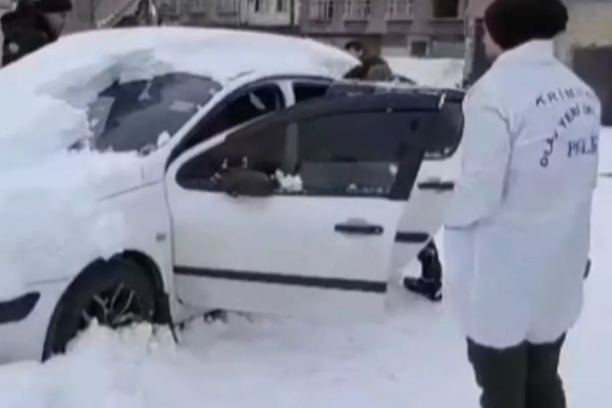 Kayıp olarak aranıyordu, kara gömülmüş araçtan cesedi çıktı