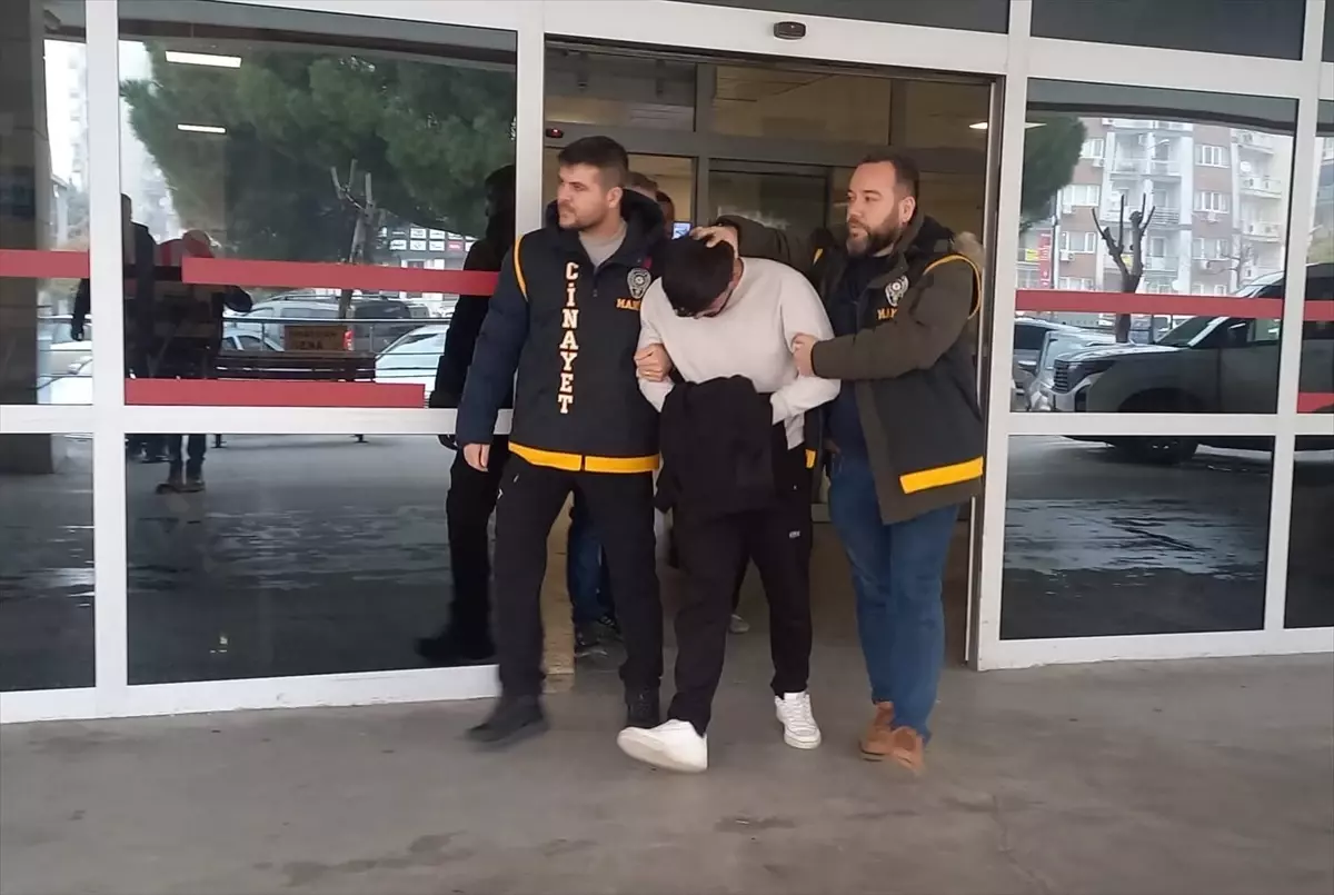 Manisa'da kuyumcudan yapılan silahlı soyguna ilişkin 2 şüpheli yakalandı