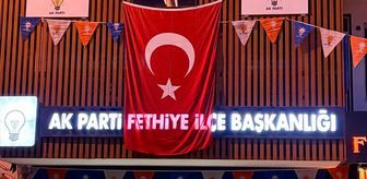 Muğla'da AK Parti il ve ilçe binalarına Türk Bayrağı asıldı