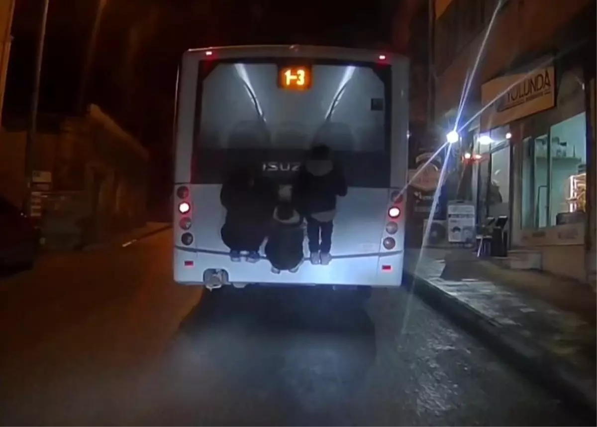 Otobüsün arkasında ölümle dans