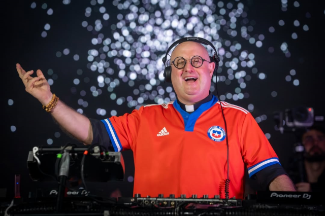 portekizli rahipten dj lige sira disi gecis 19500151 9884 m