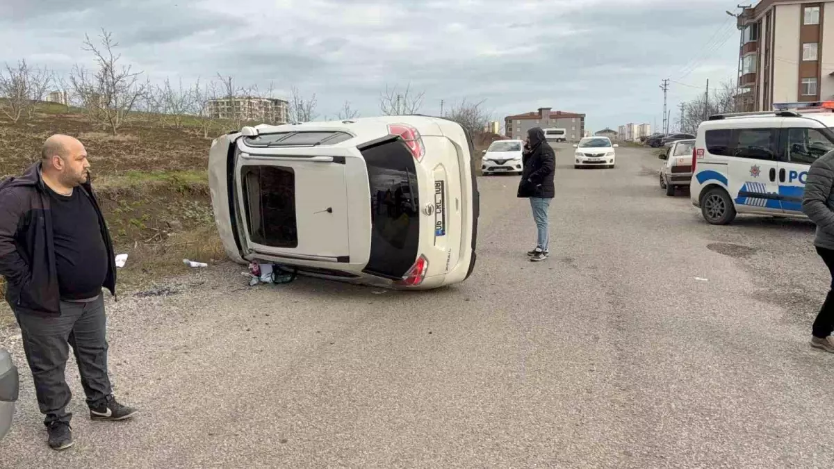 Samsun'da otomobil takla attı: 3 yaralı