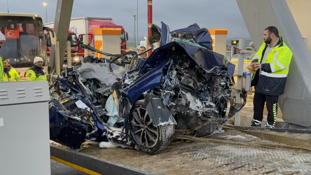 The footage from inside the bus of the accident where 2 people died at the Kınalı toll booths in Silivri has emerged
