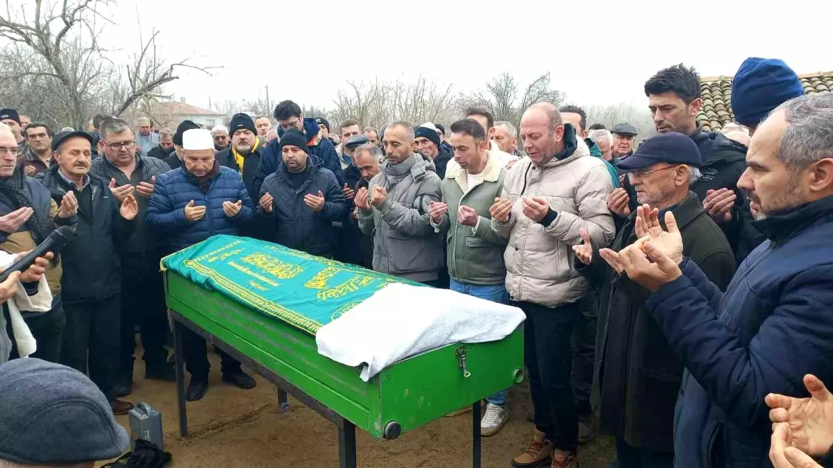 Tırın biçerek hayattan kopardığı sürücü son yolculuğuna uğurlandı