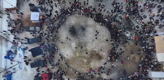 Trabzon'da 'Uzungöl Kış Festivali'nde dev horon halkası oluşturuldu