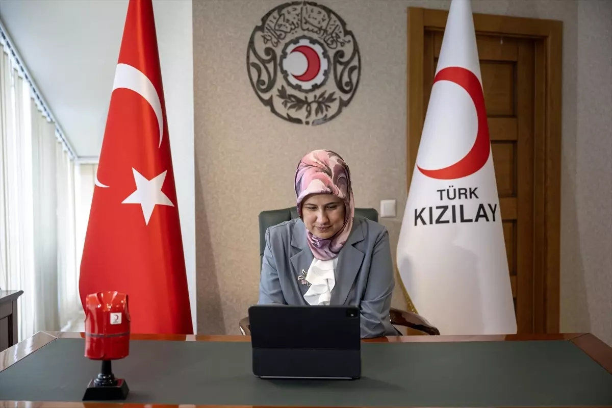 Türk Kızılay Genel Başkanı Yılmaz AA'nın "Yılın Kareleri" oylamasına katıldı