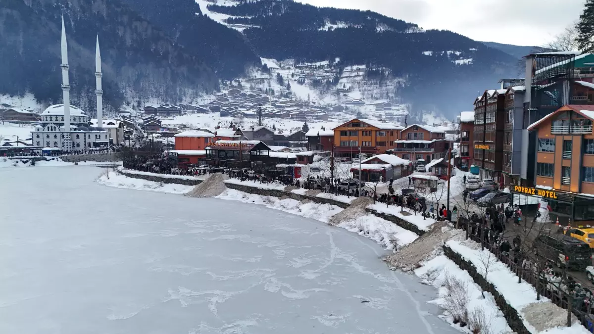 Uzungöl'de horonlu kış festivali coşkusu