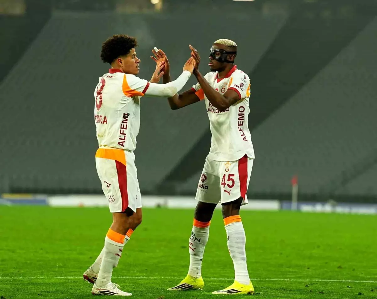 Victor Osimhen, bu sezonki gol sayısını 13'e yükseltti