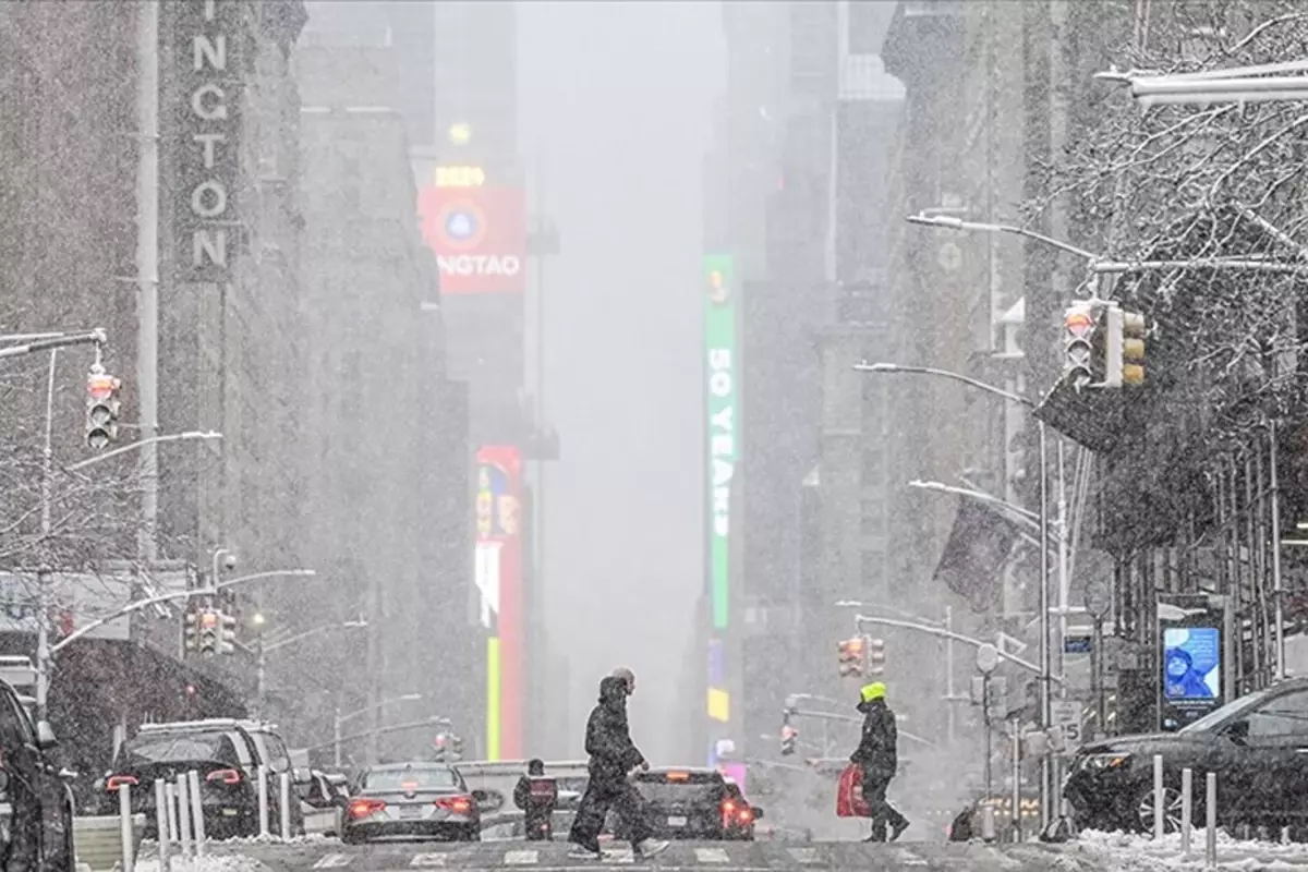 ABD'de kış fırtınası can aldı: New York'ta 3 kişi hayatını kaybetti