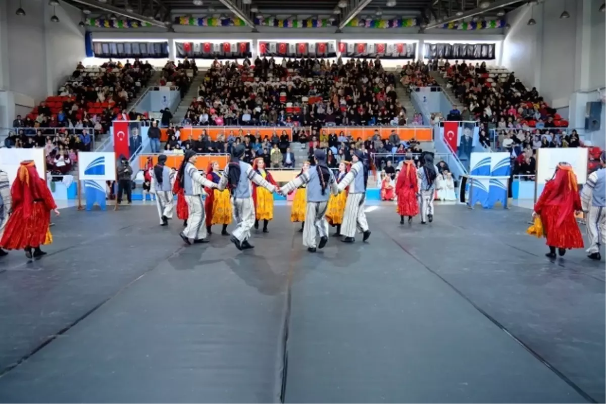 Akşehir Üniversiteliler Kış Şenliği Başladı