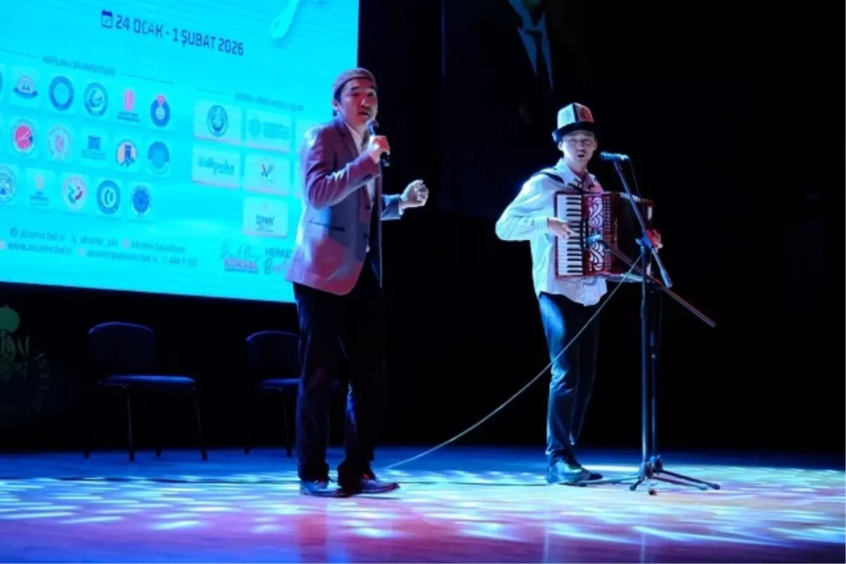 Akşehir Üniversiteliler Kış Şenliği'nde Prof. Dr. Yusuf Halaçoğlu söyleşi gerçekleştirdi