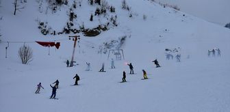 Artvin Atabarı Kayak Merkezi'nde 'Kar Şenliği' düzenlendi