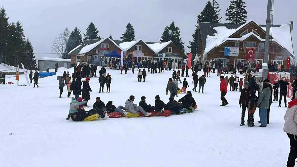 Atabarı'nda 8. Kar Şenliği Coşkusu