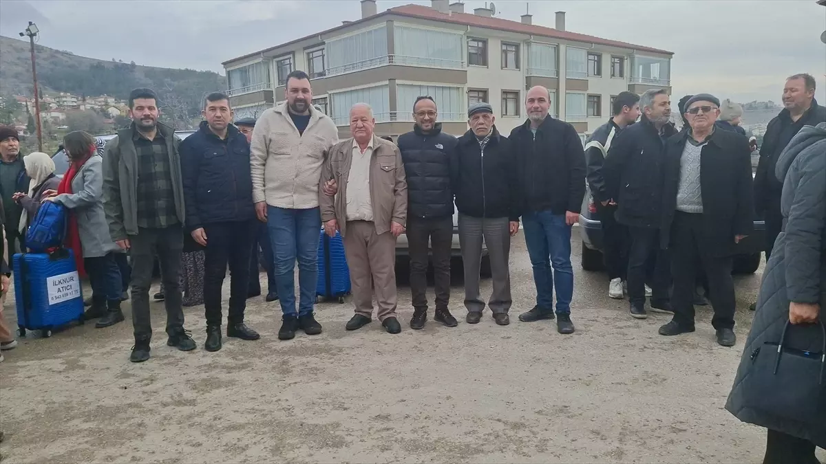 Beypazarı'ndan 42 kişi umre ibadeti için kutsal topraklara uğurlandı