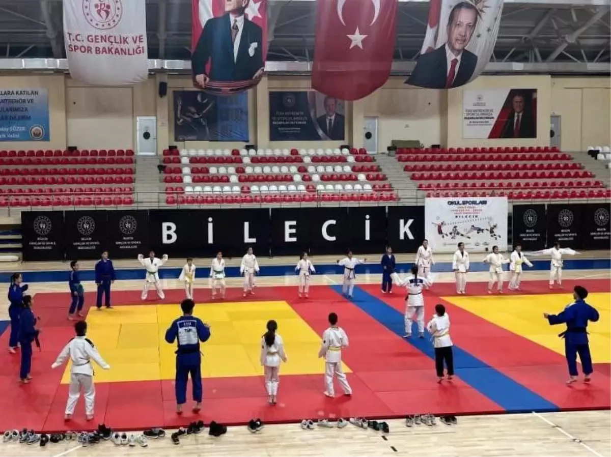 Bilecik'te judo spor okullarıyla gençler, geleceğe hazırlanıyor