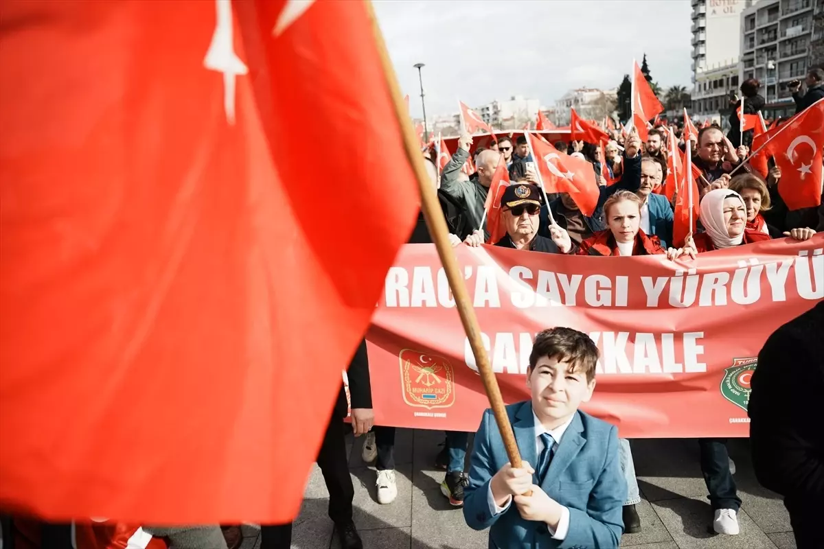 Çanakkale'de Bayrağa Saygı Yürüyüşü