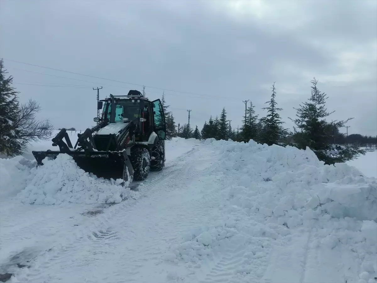 Elazığ'da kardan kapanan 65 köy yolu ulaşıma açıldı