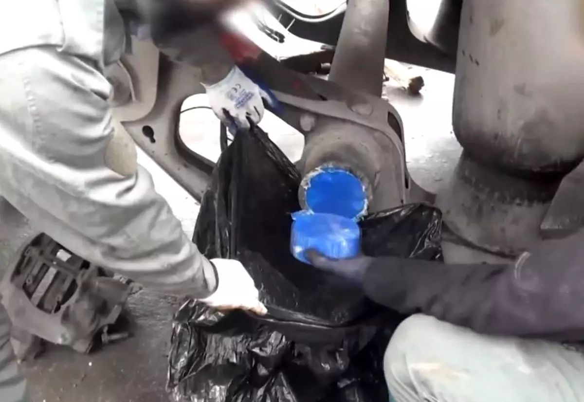 Esenyurt'ta ağır tonajlı aracın jantından 54 kilo uyuşturucu çıktı