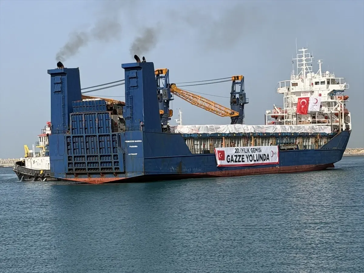 Türk Kızılayı'nın 20. İyilik Gemisi Gazze'ye Yardım Gönderdi
